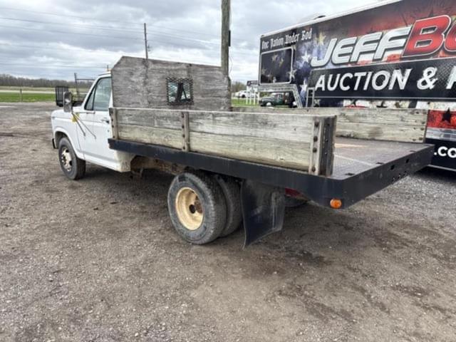Image of Ford F-350 equipment image 1