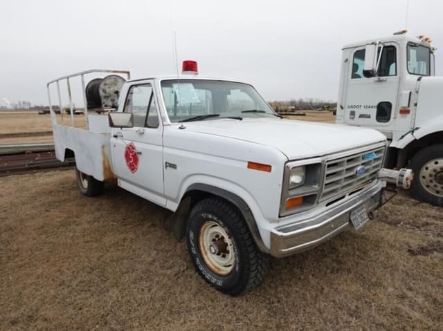 Image of Ford F-350 equipment image 1