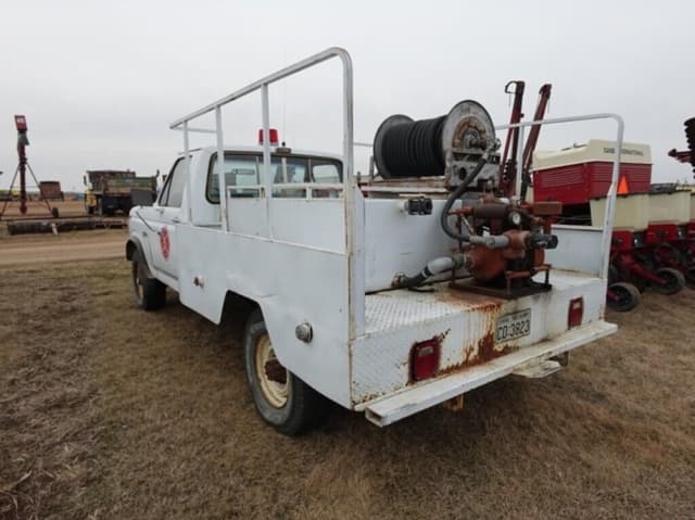 Image of Ford F-350 equipment image 3