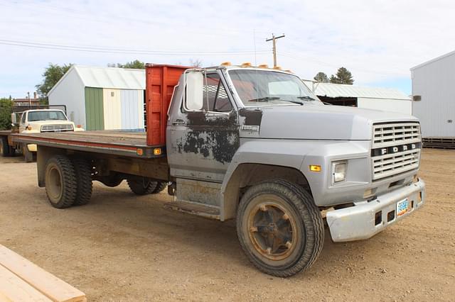 Image of Ford F600 equipment image 2