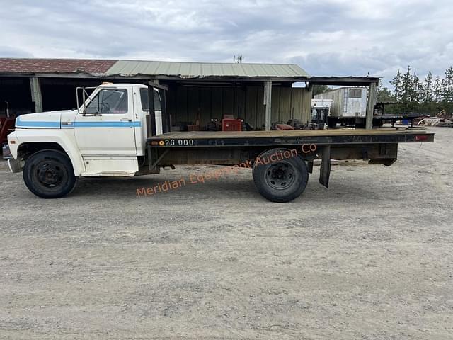 Image of Ford F-600 equipment image 2