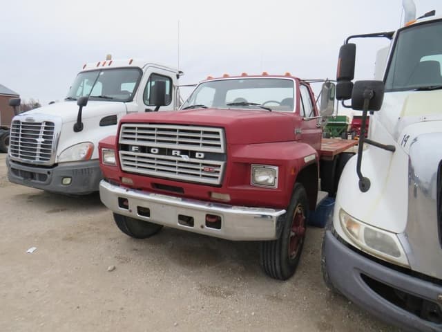 Image of Ford F-700 equipment image 2