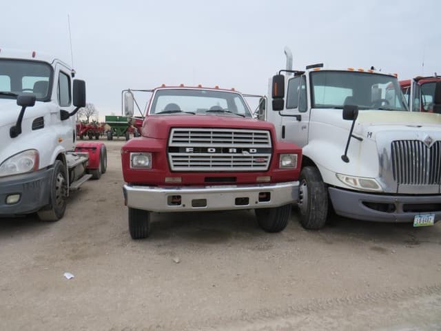 Image of Ford F-700 equipment image 1
