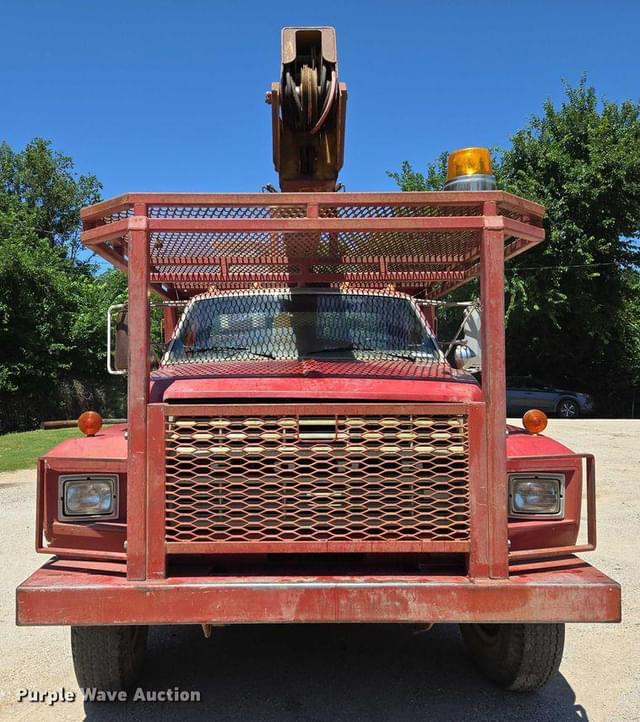 Image of Ford F-700 equipment image 1