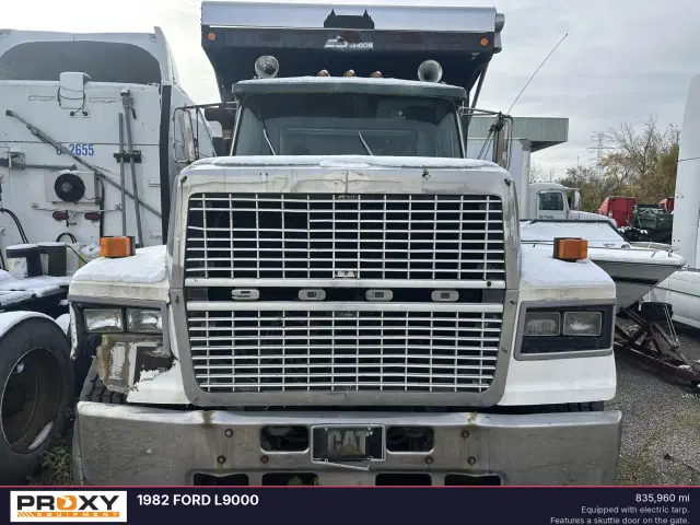 Image of Ford L9000 equipment image 1