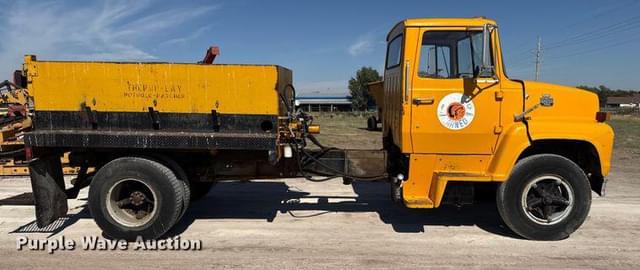 Image of Ford LN700 equipment image 3