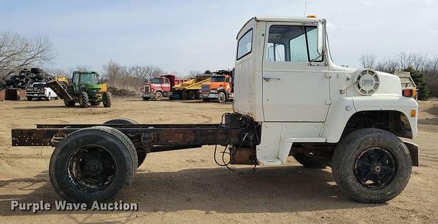 Image of Ford LN8000 equipment image 3