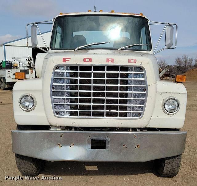 Image of Ford LN8000 equipment image 1