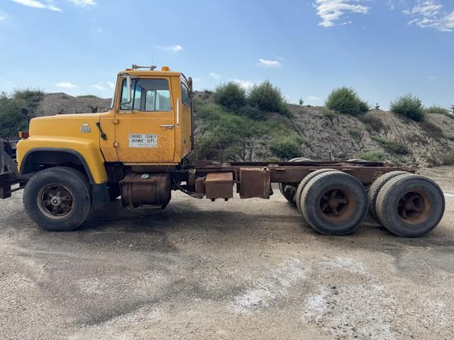 Image of Ford LT8000 equipment image 1