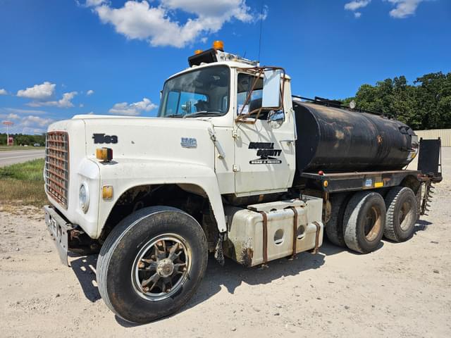 Image of Ford LT9000 equipment image 2