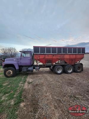 1982 Ford LT9000 Image