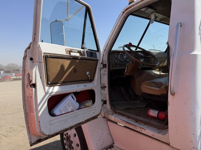 Image of GMC Brigadier equipment image 4