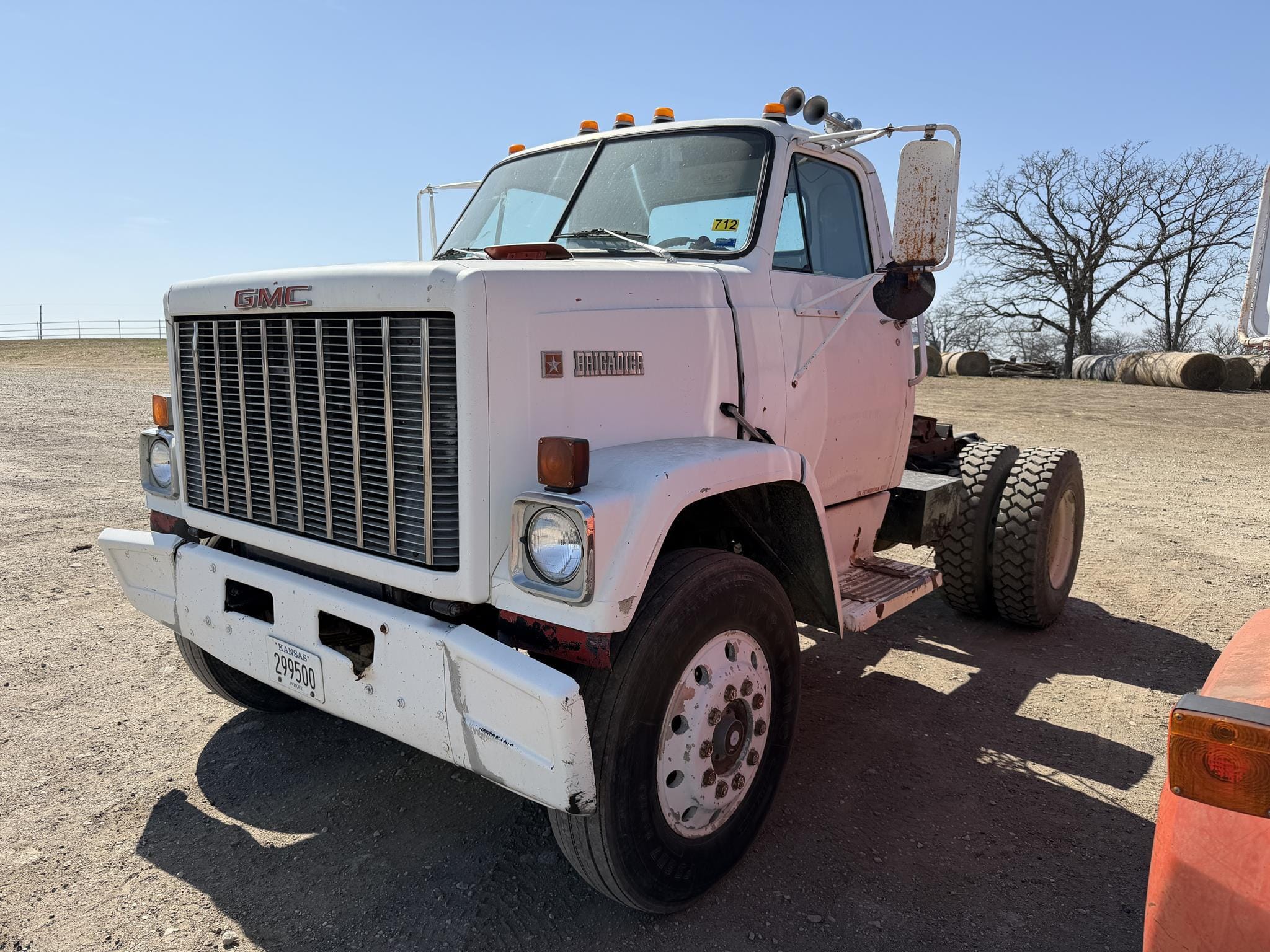 1982 GMC Brigadier Equipment Image0