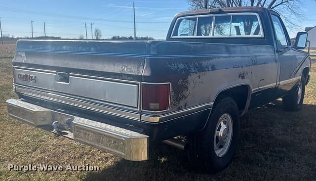 Image of GMC 2500 equipment image 4