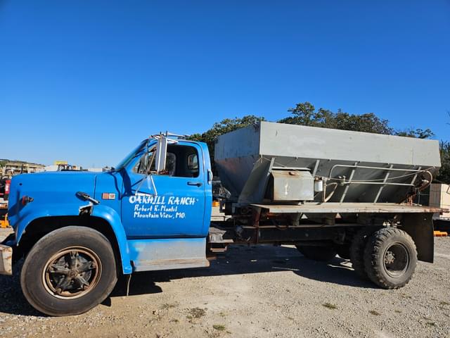 Image of GMC C7000 equipment image 2