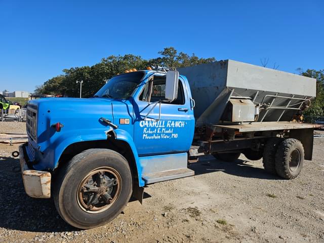 Image of GMC C7000 equipment image 1