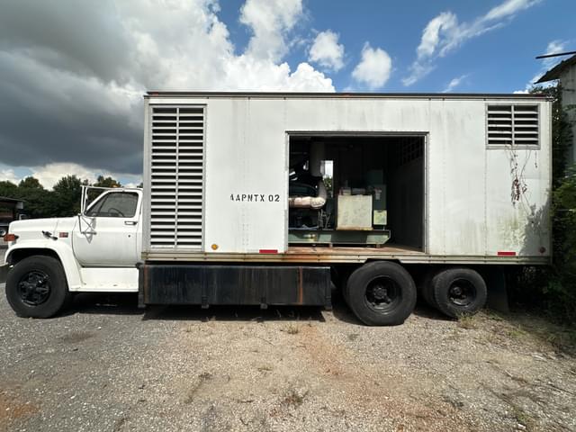 Image of GMC C7000 equipment image 4