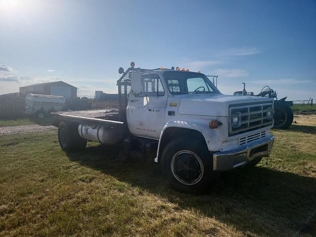 Image of GMC C7D equipment image 1
