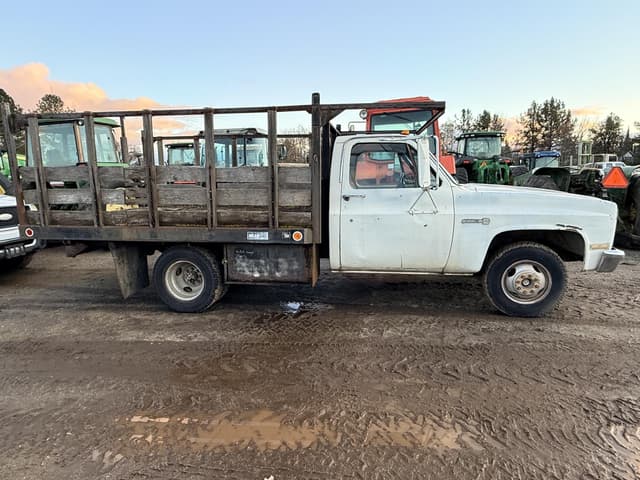 Image of GMC 3500 equipment image 3