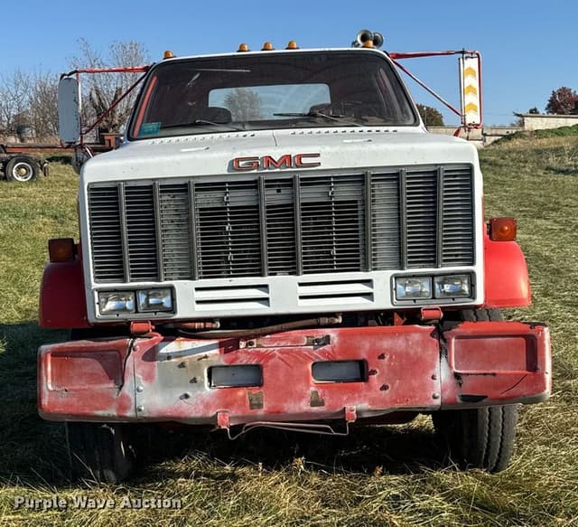 Image of GMC Topkick equipment image 1