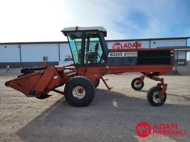 Image of Hesston 8200 equipment image 3