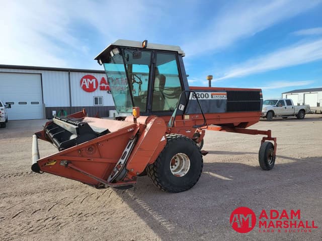 Image of Hesston 8200 equipment image 1