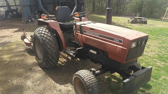 1982 International Harvester 254 Equipment Image0