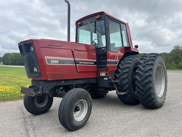 Image of International Harvester 3688 equipment image 1