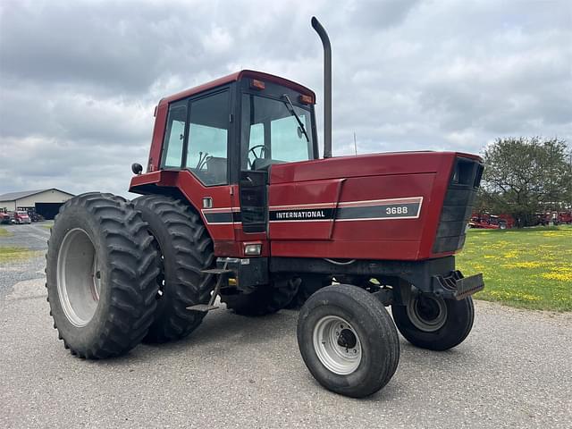 Image of International Harvester 3688 equipment image 2