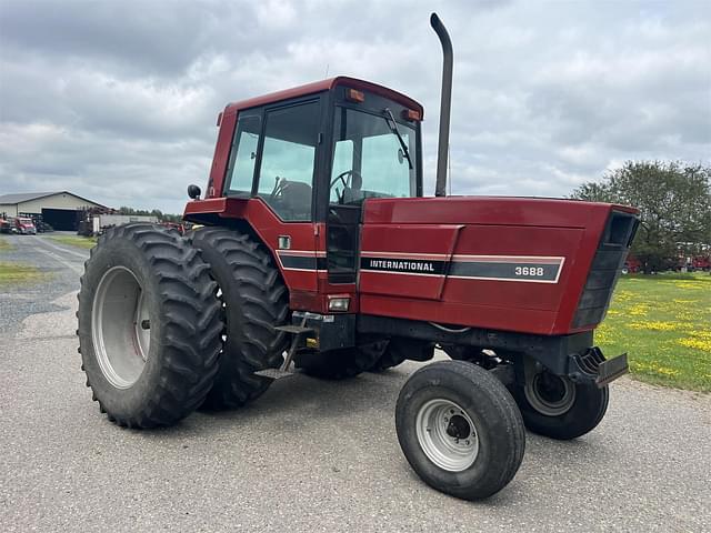 Image of International Harvester 3688 equipment image 3