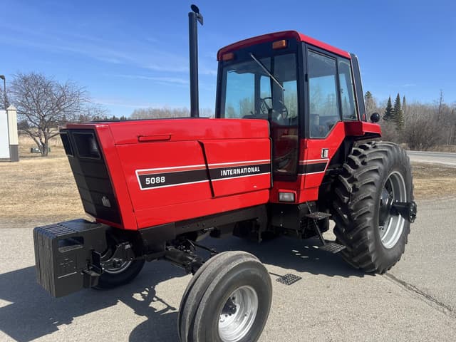 Image of International Harvester 5088 equipment image 1