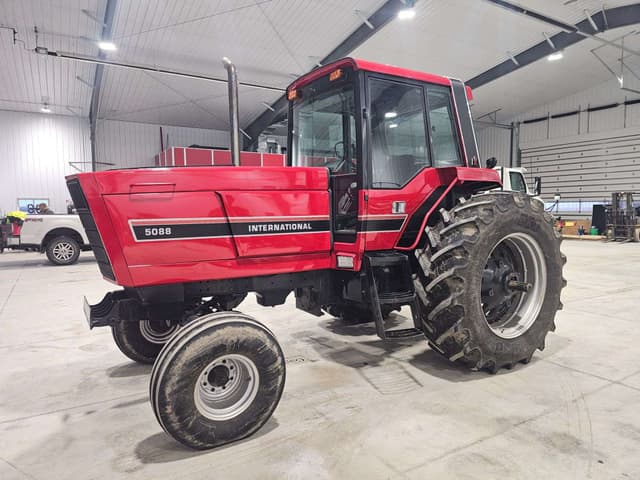 Image of International Harvester 5088 equipment image 2