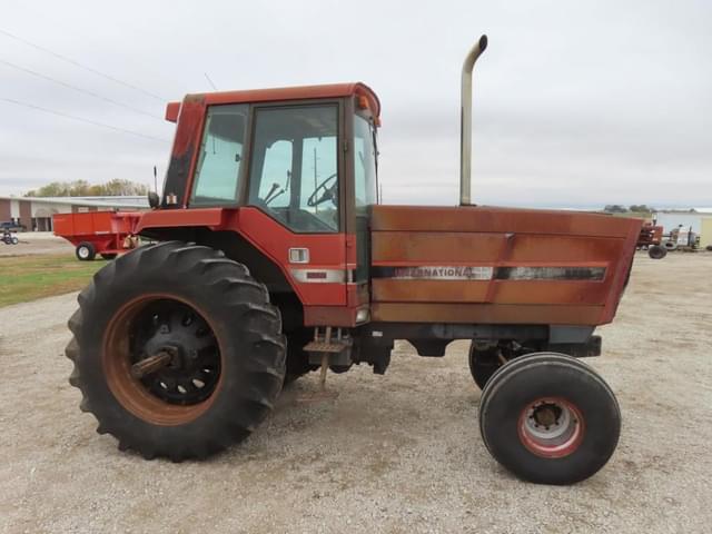 Image of International Harvester 5288 equipment image 4