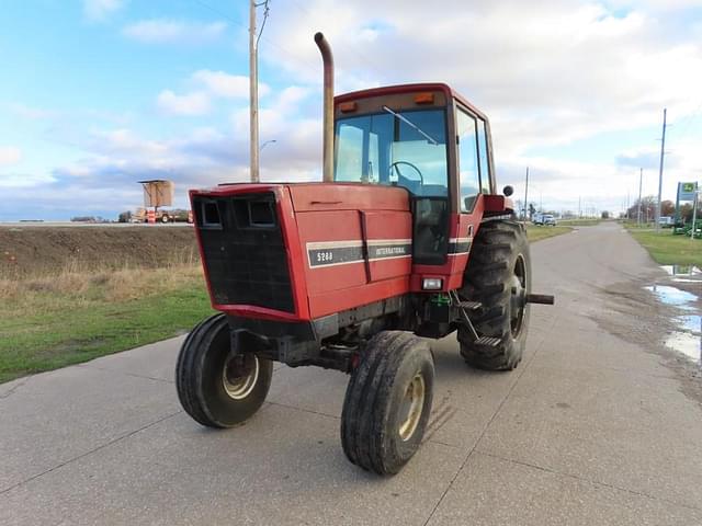 Image of International Harvester 5288 equipment image 1