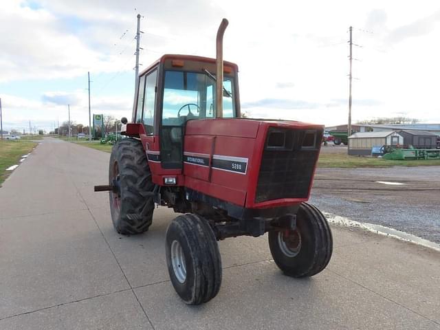 Image of International Harvester 5288 equipment image 3