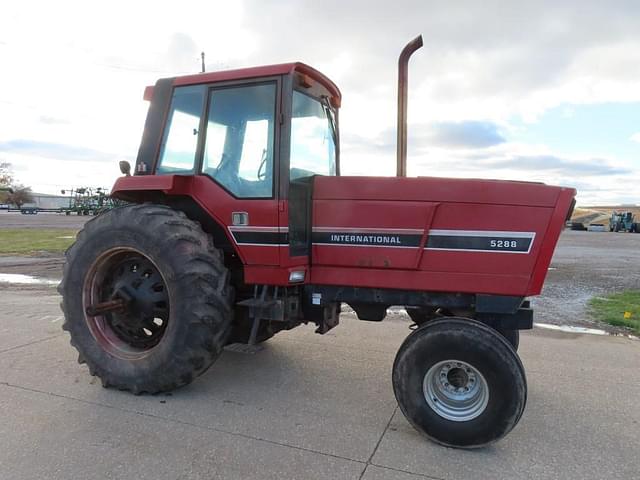 Image of International Harvester 5288 equipment image 4