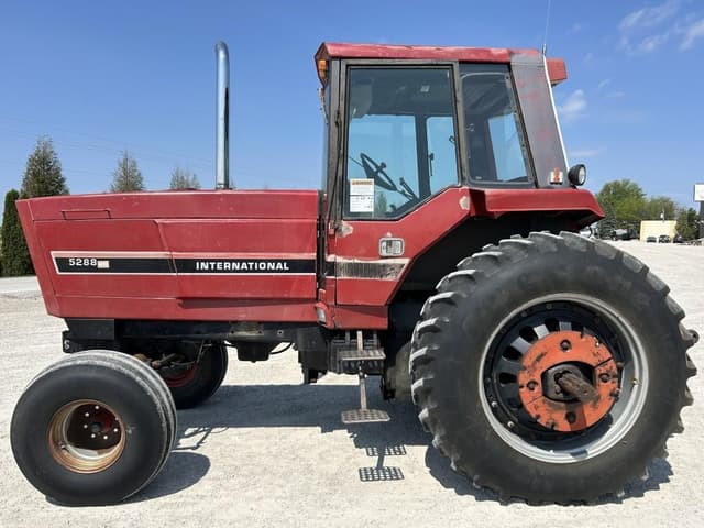 Image of International Harvester 5288 equipment image 2