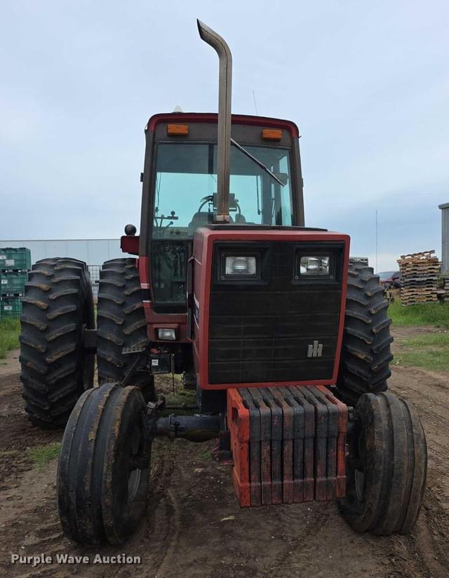 Image of International Harvester 5288 equipment image 1