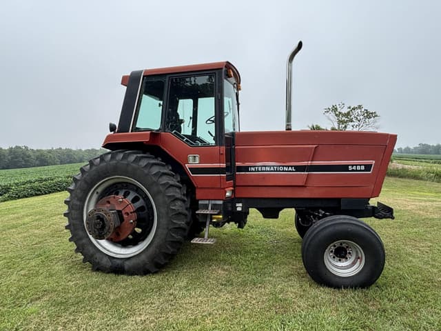 Image of International Harvester 5488 equipment image 1