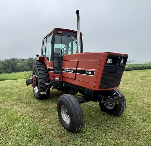 Image of International Harvester 5488 equipment image 2