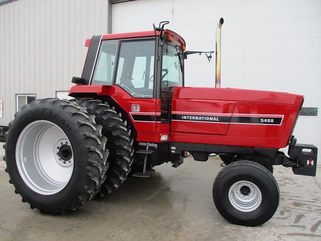 Image of International Harvester 5488 equipment image 1