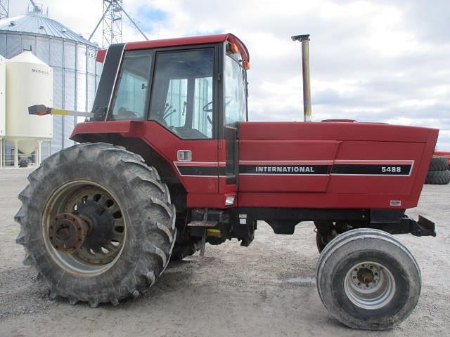 Image of International Harvester 5488 equipment image 3