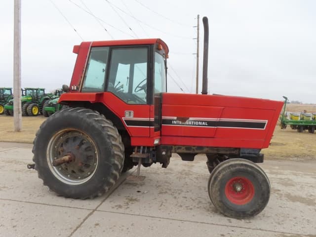 Image of International Harvester 5488 equipment image 4