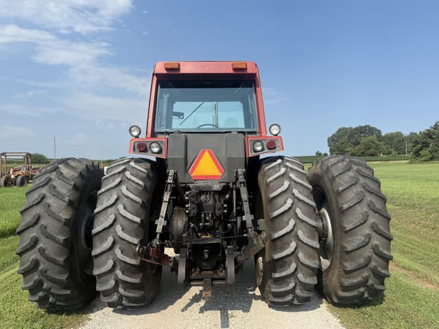 Image of International Harvester 5488 equipment image 3