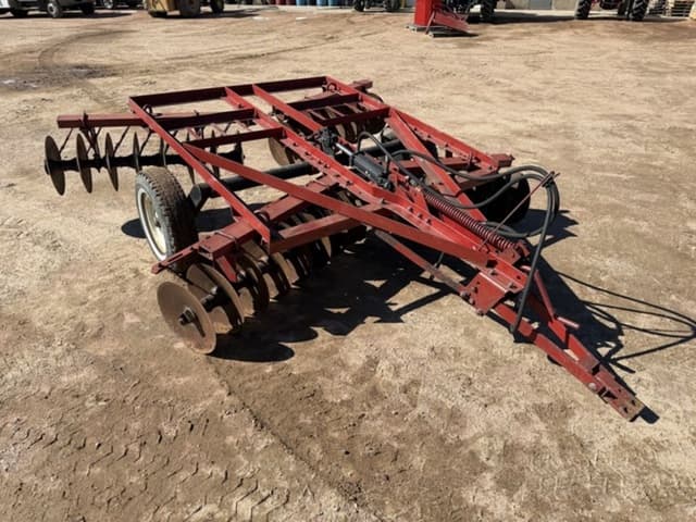 Image of International Harvester 370 equipment image 2