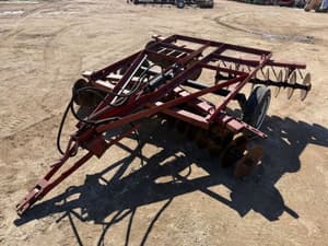 1982 International Harvester 370 Image