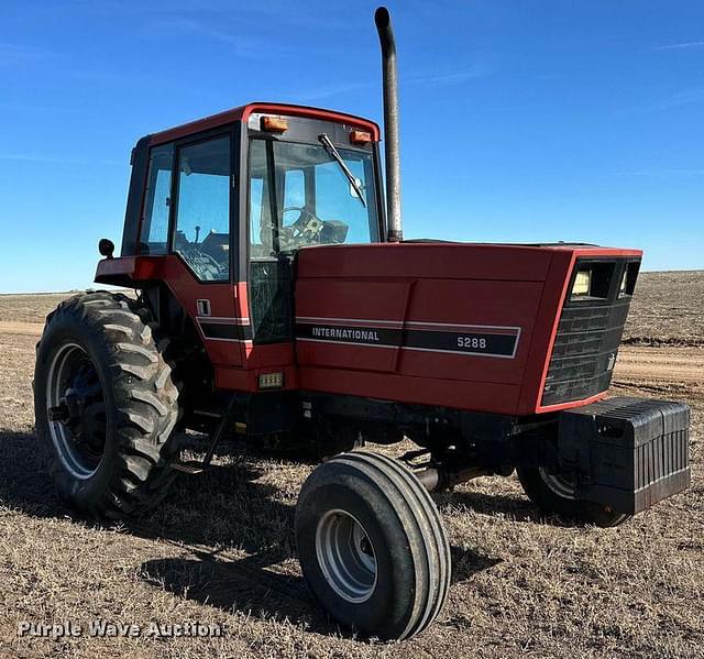 Image of International Harvester 5288 equipment image 2