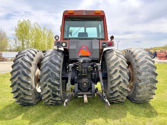 Image of International Harvester 5488 equipment image 4