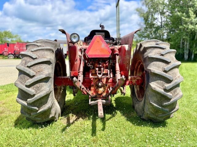 Image of International Harvester Hydro 84 equipment image 4