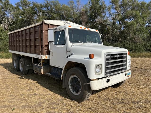 Image of International S1700 equipment image 2